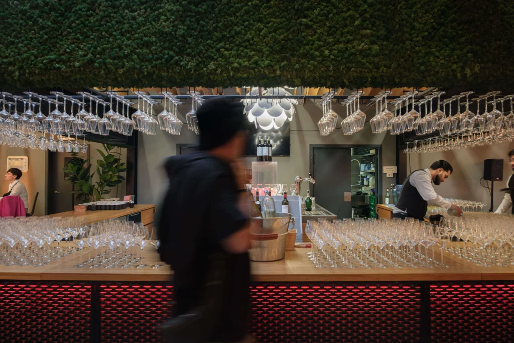 Vue du bar de l'ING Arena Lounge Club