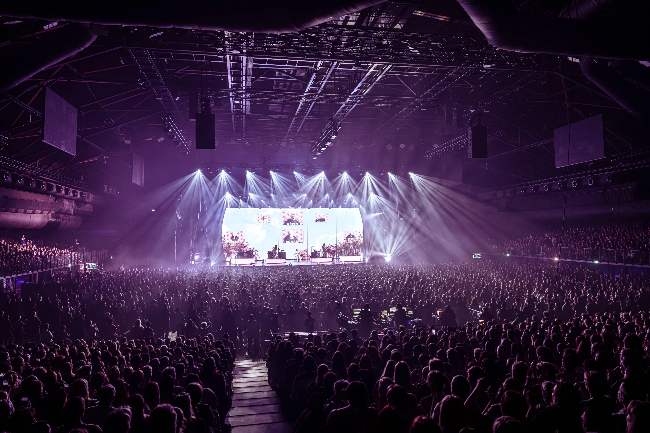 Foule au concert de Julien Doré à l'ING Arena